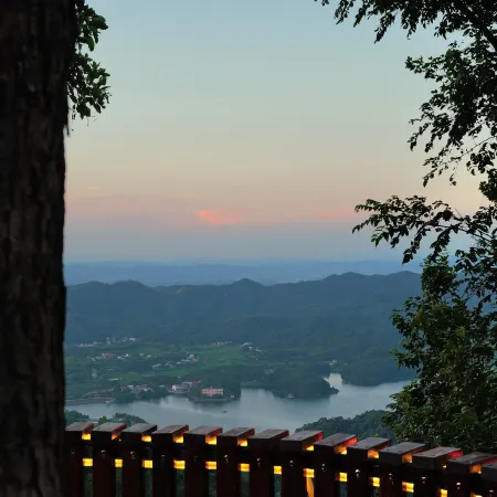 Starry Traveler Wild Luxury Vacation Apartment (Changsha Kaiyuan Temple Zizhushan Scenic Area)