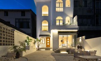 Chunye Design Homestay (Wuzhen Xizha Scenic Area)