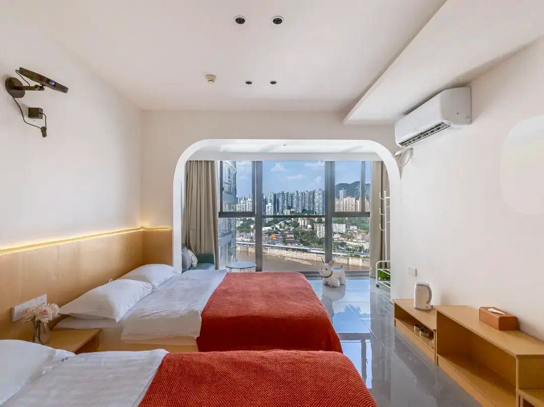Yuyue. High-altitude Riverview Cinema B&b - Chongqing