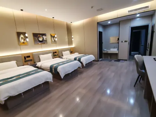 Zhengding Shiqiyoupin Hotel