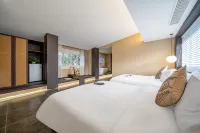 Lusheng Rongyi Meisu (Shanghai Hongqiao Airport Qibao Ancient Town Branch)