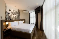 The Henry Hotel Roost Bacolod - Balcony