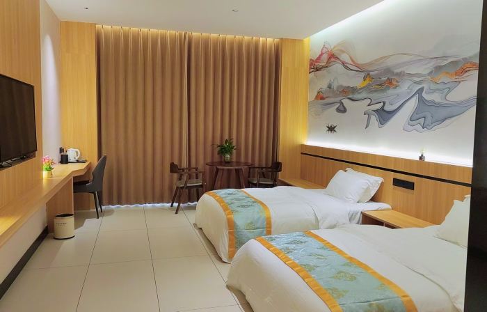 Sunshine Business Hotel (Shihua Road West Section 2)