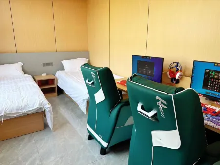 Pengze Lingdian E-Sports Hotel (Shannan Mansion) Отели в г. Пэнцзе