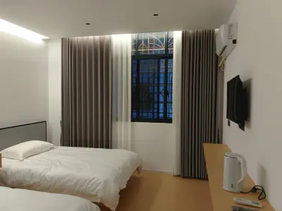 Dongxiu Homestay (Hong'an Biancheng Scenic Area)