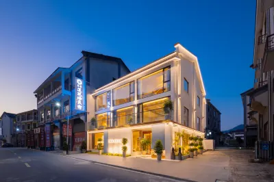 Floral Hotel·Lianhua Jing Hotel Hotels in Qingyang