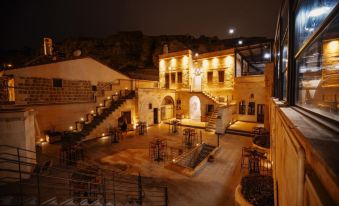 Misty Cave Hotel