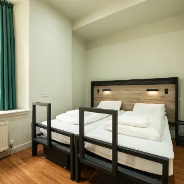 a&o Edinburgh City Отели рядом с достопримечательностью «Эдинбург Олд Таун»