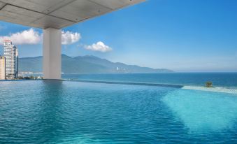 Awaken Da Nang Hotel