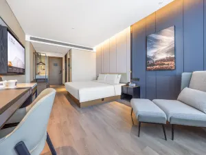 Atour Hotel Gaoyou Clothing City
