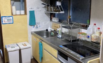 Hostel Blue Door ホステル ブルードア
