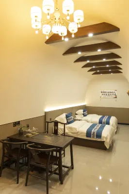 Lingshi Time Cave Homestay