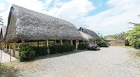 RedDoorz @ Afamosa Villas Resort Ilocos Sur Các khách sạn ở Ilocos Sur
