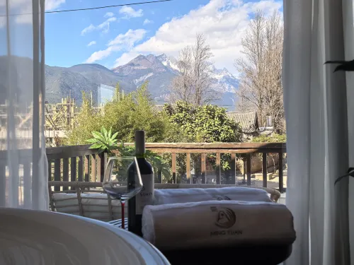 Wading Snow Mountain Resort Inn - ที่มีบาร์