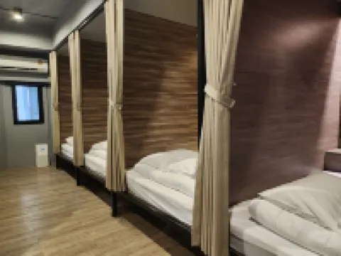 Fellows House Các khách sạn gần The Enrich Sathorn