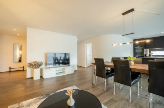 Swiss Living | High-Tech Kitchen, 1G WiFi, Balcony Hotels in 