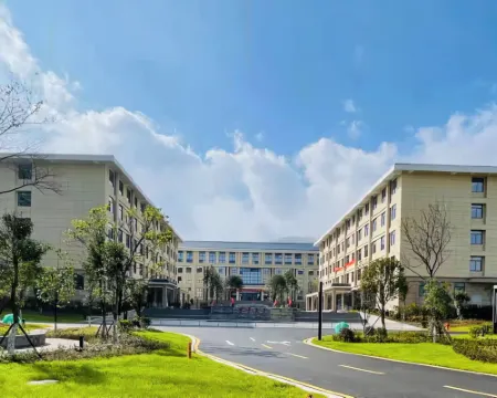 Luoping Oriental Garden Hotel فنادق في لوى بينغ