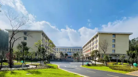 Luoping Oriental Garden Hotel