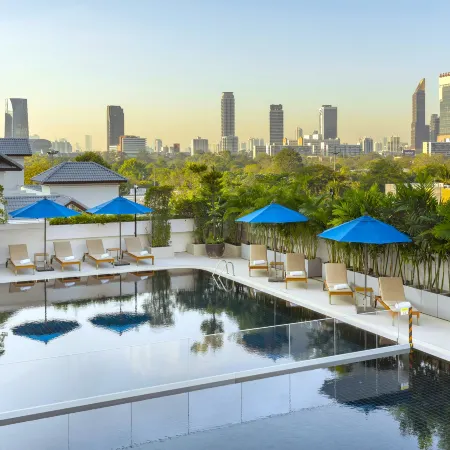Centre Point Sukhumvit 10 Отели рядом с достопримечательностью «Станция BTS Асок»