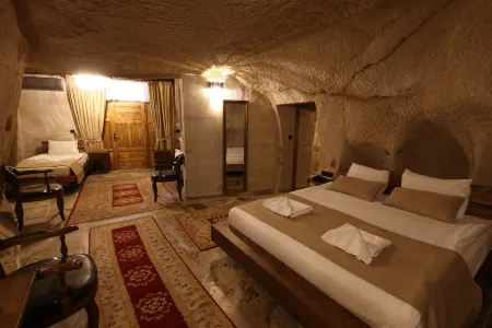 Noah's Ark Cave Hotel Отели рядом с достопримечательностью «Balloon view»