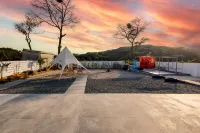 Mountain-Lake-Sea Villa