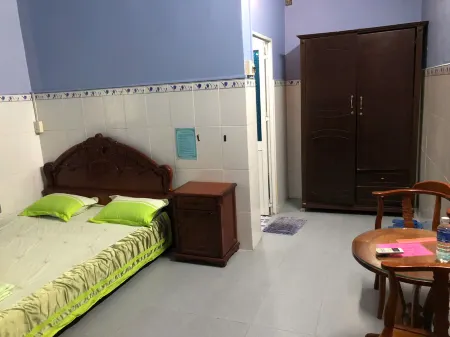 Hong Thanh Hotel Отели в г. Tan Phu Dong District