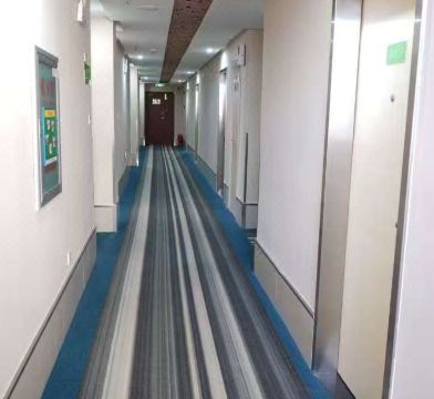 2. 화이 호텔 (하..