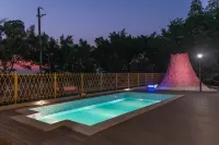Seaside Countryside Starry Sky Camp B&B (Zhuhai Doumen Royal Hot Spring Branch) - Hot Springs