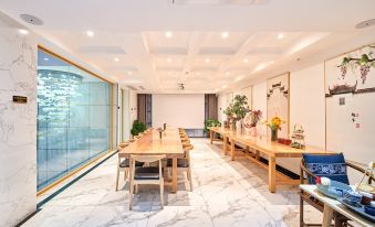 Manshi · Designer Courtyard Homestay (Changping)