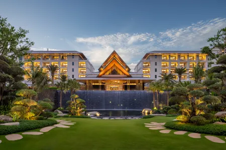 Kimpton Aqeos Hainan Отели рядом с достопримечательностью «Nanwan Monkey Islet»