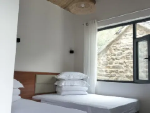 Laike Homestay Hotels in She