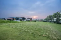 Serene Resort Hyderabad Отели в г. Рангаредди