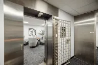 Chic New York Style 10 Minutes to SNA & Disneyland Hotels in Santa Ana
