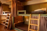 Local Knot Backpackers