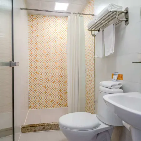Home Inn Huayi Hotel(Hengyang City,Yanfeng District,Homestay Culture Square Store
