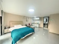 Xingtu Vacation Homestay (Zhaoqing University)