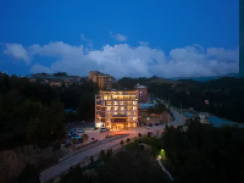 Taihe Mountain House Scenic Hotel (Xijiang Qianhu Miao Village West Gate Tourist Service Center)