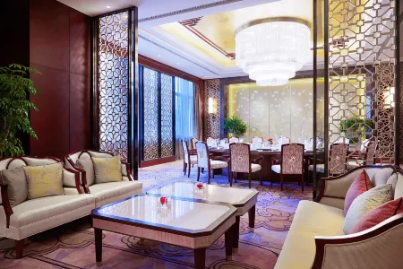 Wanda Realm Ningde Отели рядом с достопримечательностью «Ningde Normal University (South to Ningde Customs Anti-smuggling Bureau)»