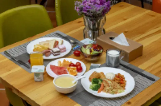 โรงแรมวิเอนนา อินเตอร์เนชั่นแนล (สาขาสถานีรถไฟ ต้าเหลียน รัฐบาลเทศบาล)