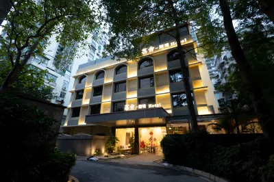 Lishe Lakeview Hotel (Southern Theater Command General Hospital Guangzhou Baima Clothing City) Hotels near Liuhua Lake Park