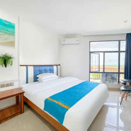 Yuehai Holiday Hotel