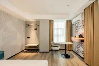 柏曼酒店（玉林文化廣場市政府店） 鄰近玉林市博物館的酒店