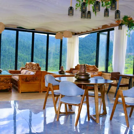 I have a homestay in Zhaquana (Dari Viewpoint Store)