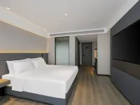 โรงแรมเรเซน ถนนหงฉี หวั่นต้า พลาซ่า ฉางชุน โรงแรมใกล้ที่นี่มีภูเขา