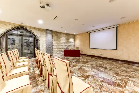 Sercotel Alfonso VI Отели рядом с достопримечательностью «Avenida Park»