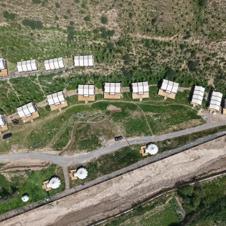 Yanou Traveler's Camp