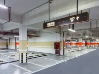 Mercure Golmud Sports Hotel - parking
