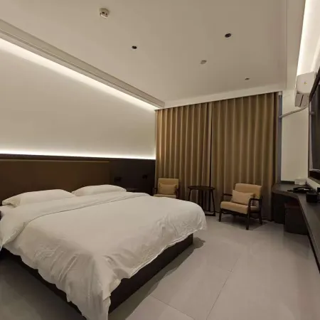 Zhengxiang Wanda Hotel (Lvliang Dawu Airport | Lvliang Normal College)
