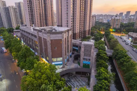 Nanjing Railway Station Maigaoqiao Miju Hotel Отели рядом с достопримечательностью «Jinling Institute of Technology Xiaozhuang Campus»