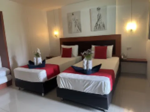 Pak-D Resort Fashion Square（Charansanitwong Soi）附近的飯店